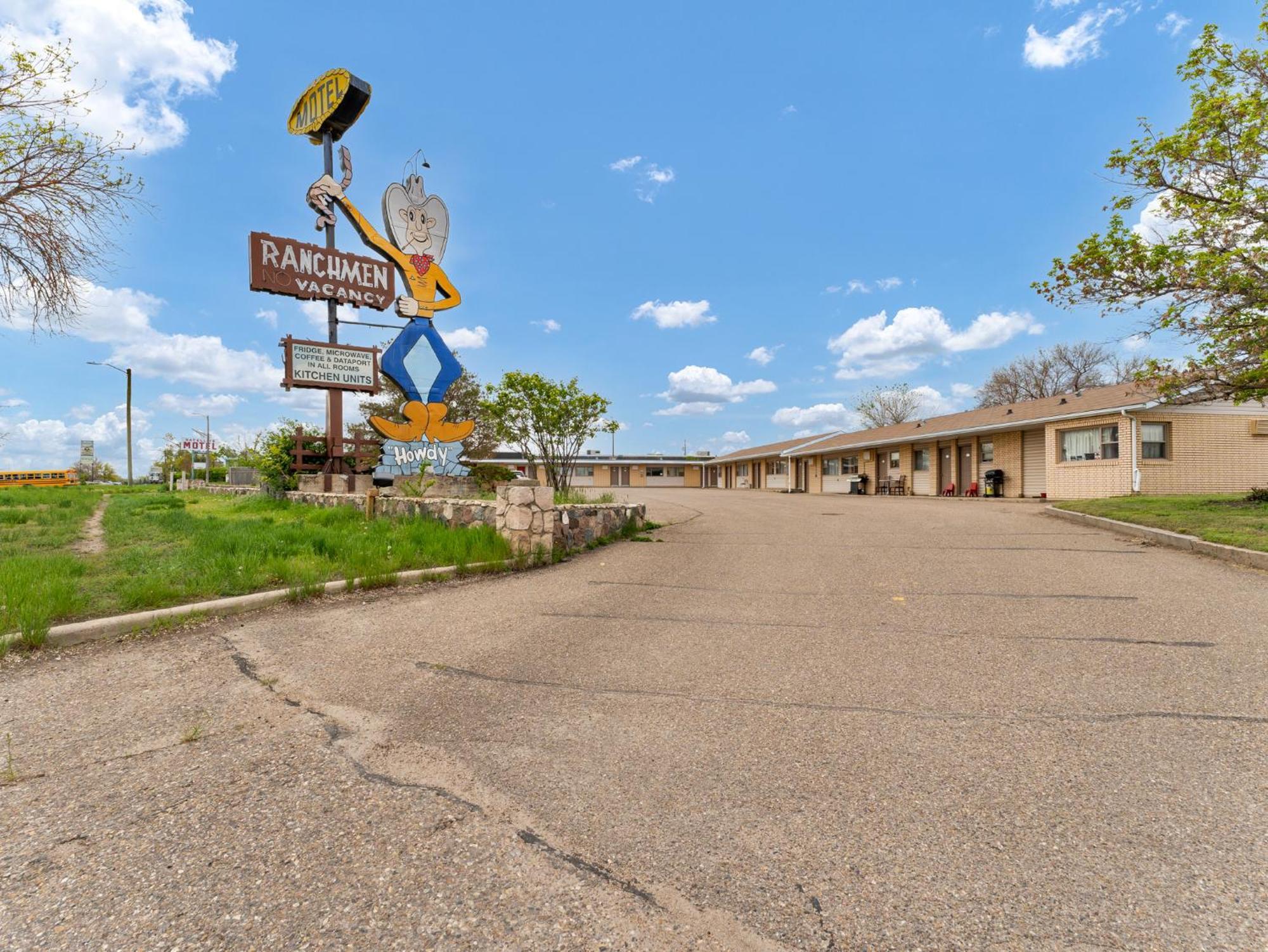 Ranchmen Motel Medicine Hat Esterno foto