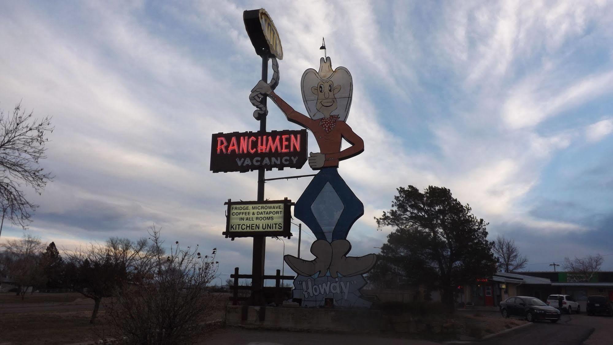 Ranchmen Motel Medicine Hat Esterno foto