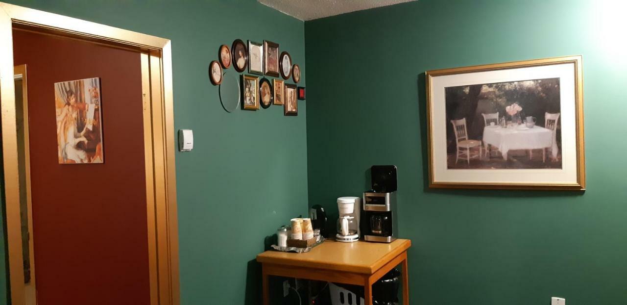 Ranchmen Motel Medicine Hat Esterno foto